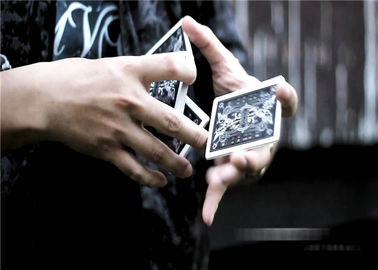 Mengagumkan Black Cross Card Magic Card Tek Keterampilan Kartu Poker Untuk Pertunjukan Sulap